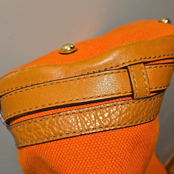 Michael Kors Bucket Bag Orange and Cognac Leather - Picture 9 of 16